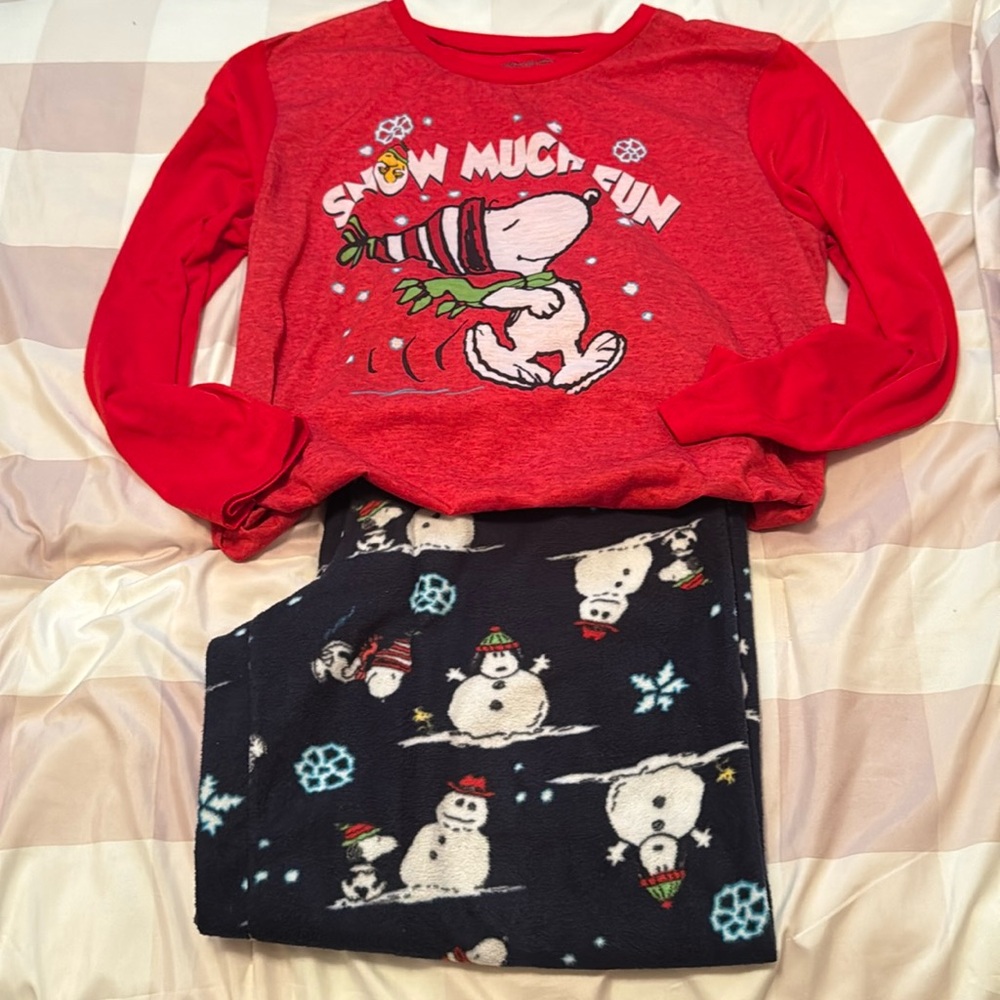 Women’s Snoopy Winter Pajamas